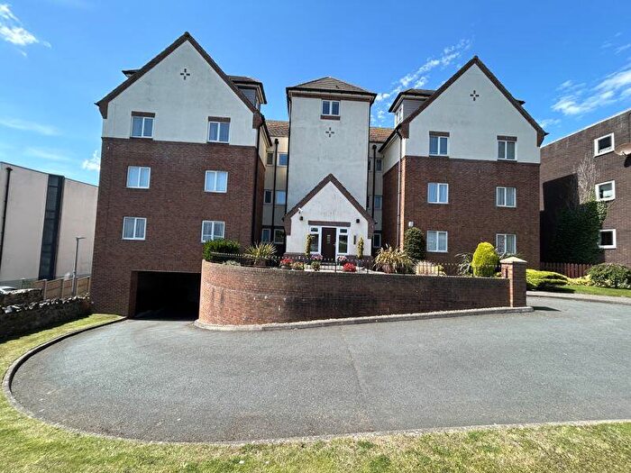 2 Bedroom Flat For Sale In Deganwy Road, Deganwy, LL31