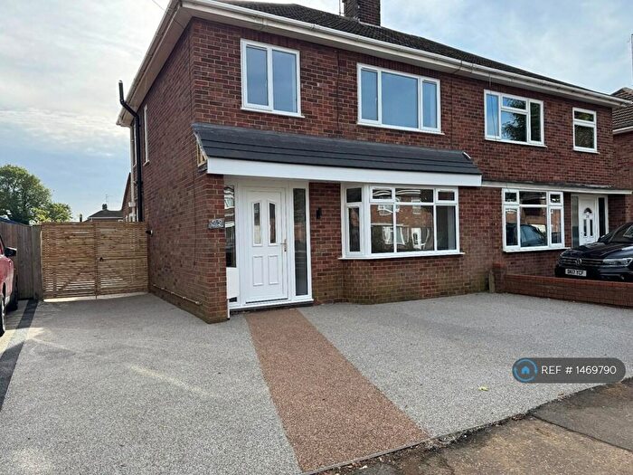 3 Bedroom Semi-Detached House To Rent In Croyland Road, Peterborough, PE4