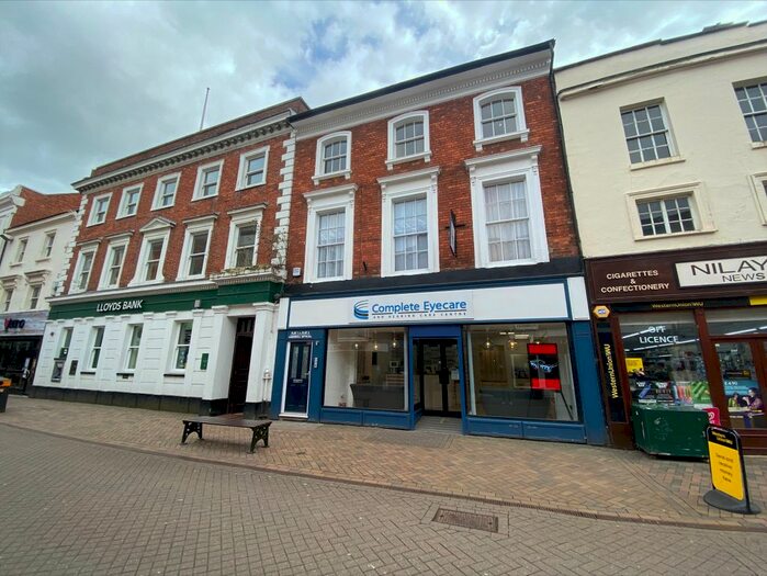 2 Bedroom Flat To Rent In High Street, Banbury, OX16