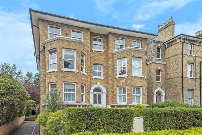 2 Bedroom Apartment To Rent In Surbiton Hill Park, Surbiton, KT5