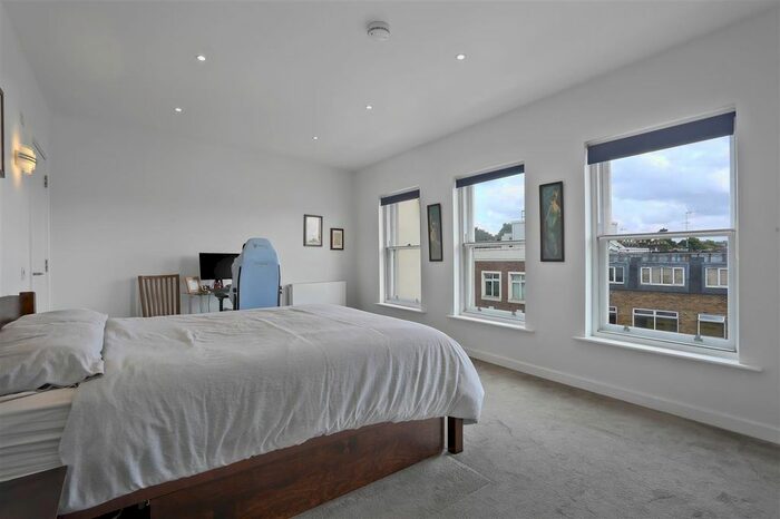 2 Bedroom Flat To Rent In Grafton Yard, London, NW5