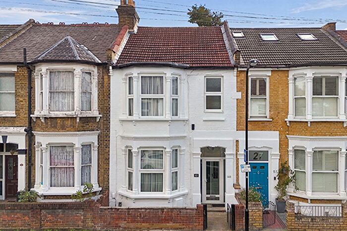 1 Bedroom Flat For Sale In St. Marys Road, Leyton, E10