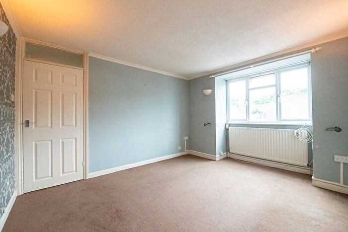 2 Bedroom Flat To Rent In Godstone Road, Whyteleafe, CR3