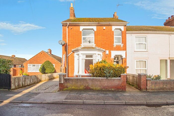 2 Bedroom Apartment For Sale In Theydon Avenue, Woburn Sands, Milton Keynes, MK17