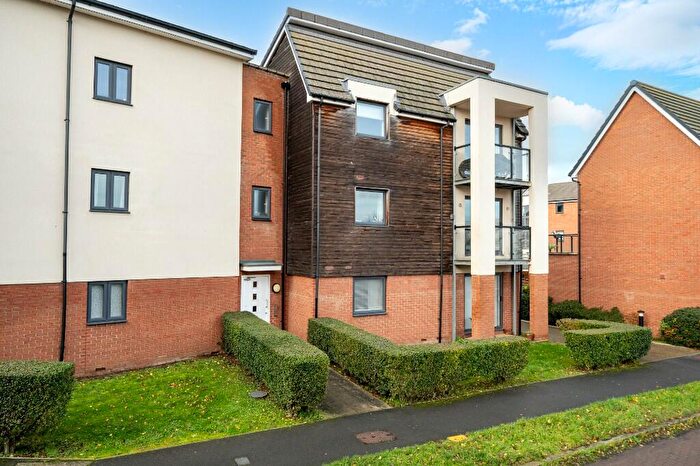 2 Bedroom Flat For Sale In Putman Street, Aylesbury, Bucks., HP19