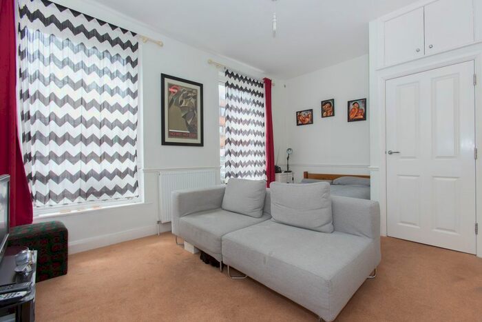 Studio To Rent In King Street, London, W6