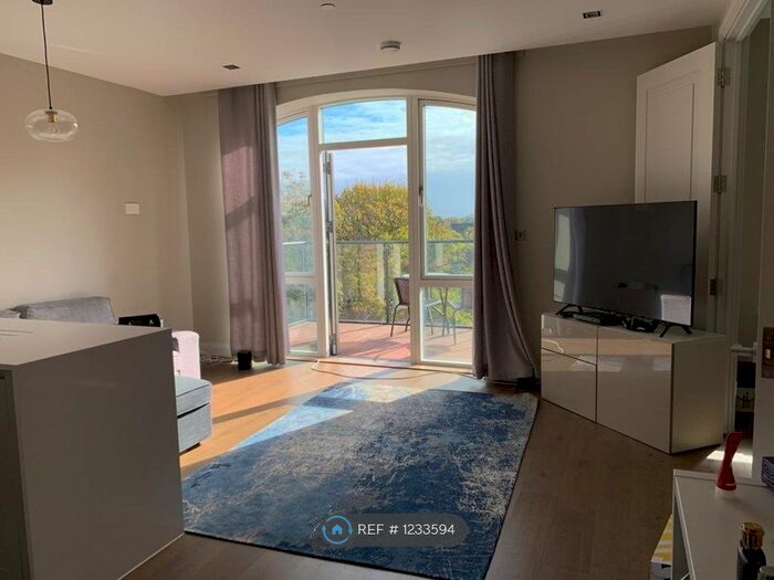 2 Bedroom Flat To Rent In Dz, London, W4