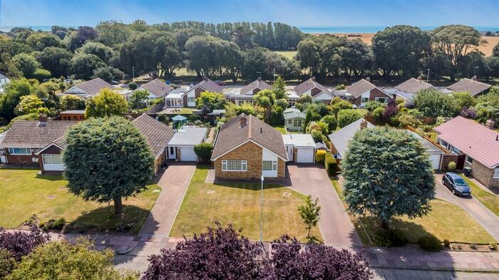 3 Bedroom Bungalow For Sale In Fernhurst Drive, Goring-By-Sea, BN12
