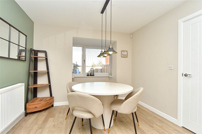 4 Bedroom Detached House For Sale In Nova Avenue, Faversham, Kent, ME13