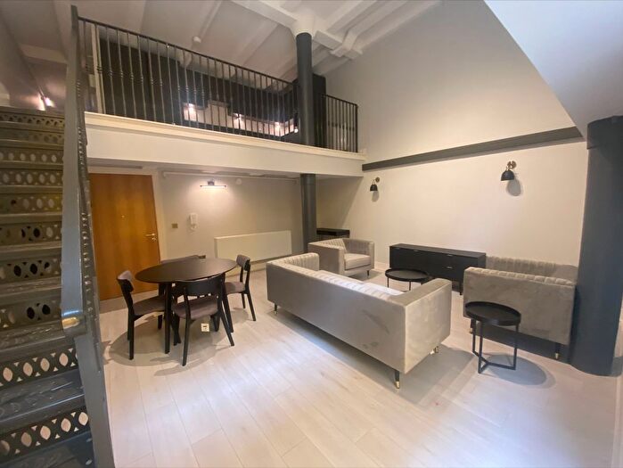 2 Bedroom Flat To Rent In Tobacco Warehouse, Liverpool, L3