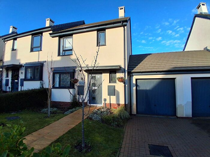 3 Bedroom Semi Detached House For Sale In Eight Acre Drive, Paignton, TQ4