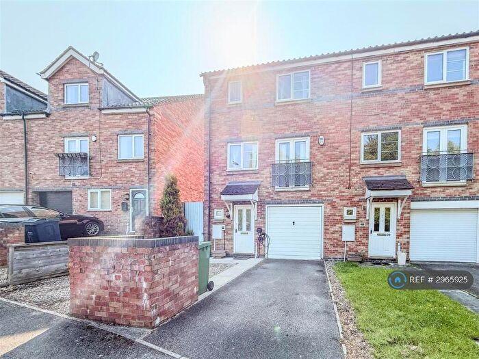 3 Bedroom Semi-Detached House To Rent In St Cuthberts Road, Gateshead, NE8
