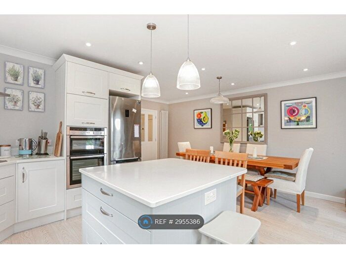 4 Bedroom Bungalow To Rent In The Garlings, Marlborough, SN8