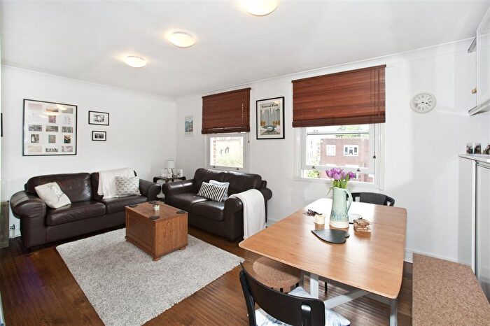 1 Bedroom Flat To Rent In Brackenbury Road, London, W6