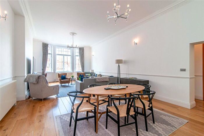 3 Bedroom Apartment To Rent In North Gate, Prince Albert Road, St John's Wood, London, NW8