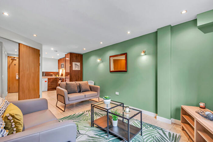 2 Bedroom Flat To Rent In Cross Granby Terrace, Leeds, LS6