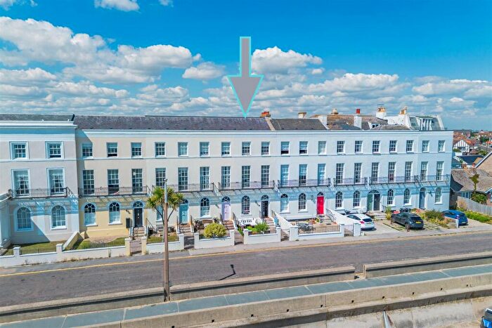 4 Bedroom Town House For Sale In East Terrace, Walton On The Naze, CO14