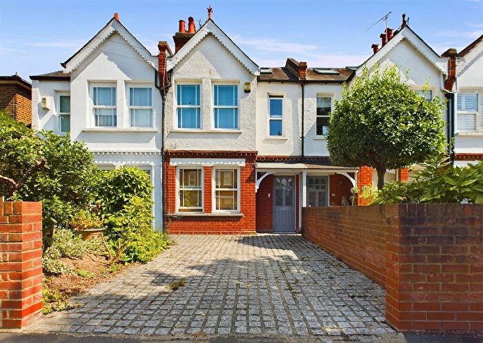 3 Bedroom Property To Rent In Blackmores Grove, Teddington, TW11