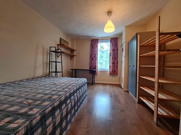 2 Bedroom Flat To Rent In Llanbleddian Gardens, Cathays, Cardiff, CF24