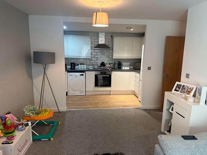 2 Bedroom Apartment For Sale In Wordsworth Road, Manchester, M34