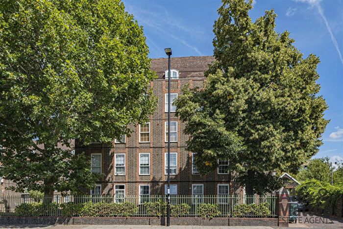 2 Bedroom Flat For Sale In Hazelwood House, Deptford, SE8