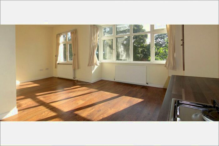 2 Bedroom Flat To Rent In Dorset Road, London, SW19