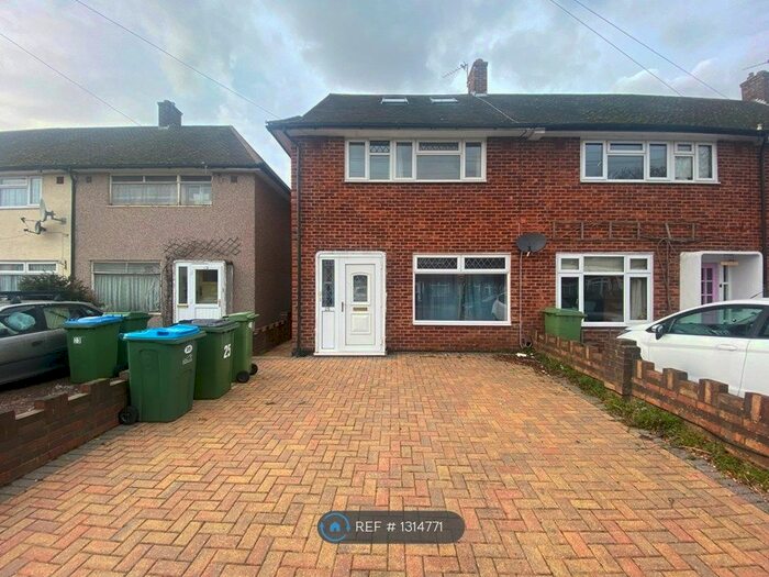 4 Bedroom Semi-Detached House To Rent In Tiverton Drive, London SE9