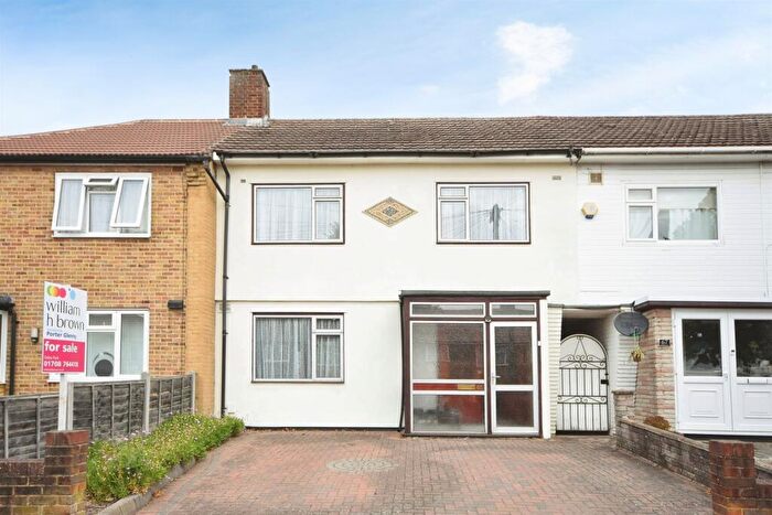 3 Bedroom Terraced House For Sale In Retford Road, Romford, RM3