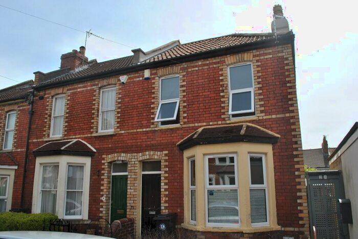 4 Bedroom House To Rent In Millner Road, Bristol, BS7