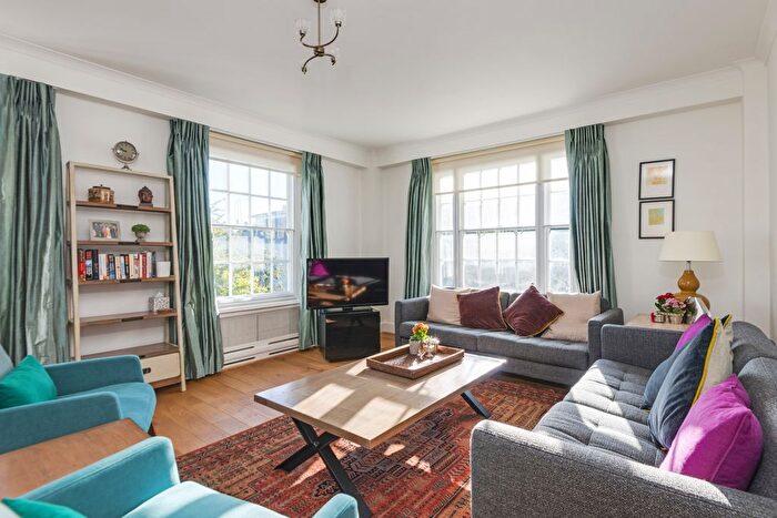 3 Bedroom Flat For Sale In Apsley House, Finchley Road, London, NW8