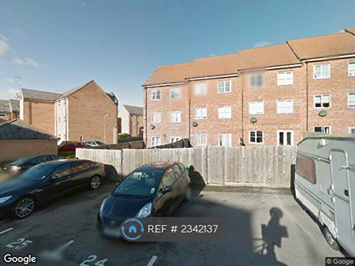 2 Bedroom Flat To Rent In Dunster Close, Rugby, CV22