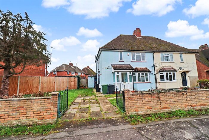 3 Bedroom Semi Detached House To Rent In Saunders Avenue, Braintree, CM7