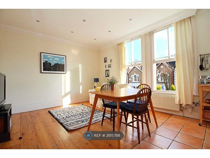 2 Bedroom Flat To Rent In Gillespie Road, London, N5