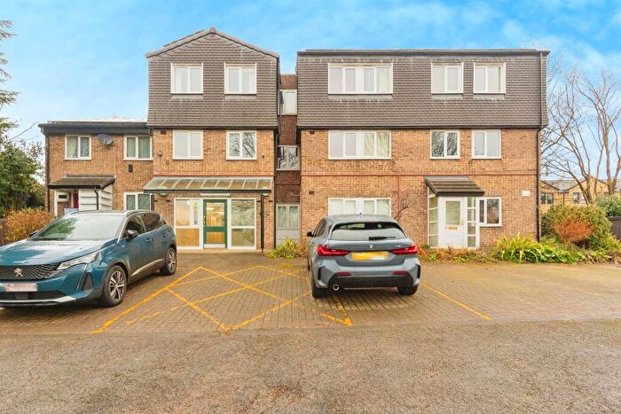 1 Bedroom Apartment For Sale In Quarry Road, Marsh, Huddersfield, HD1