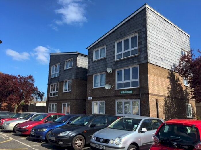 1 Bedroom Flat To Rent In Heenan Close, Barking, IG11