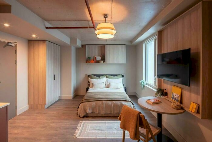 Studio To Rent In Chatfield Road, London, SW11