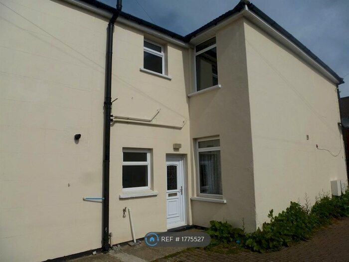 3 Bedroom Maisonette To Rent In Ashford, Ashford, TN23