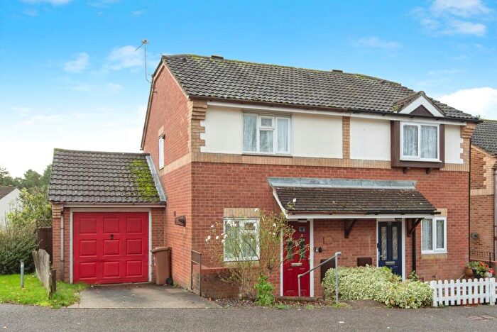 2 Bedroom Semi Detached House For Sale In Wheatlands, Stevenage, Hertfordshire, SG2