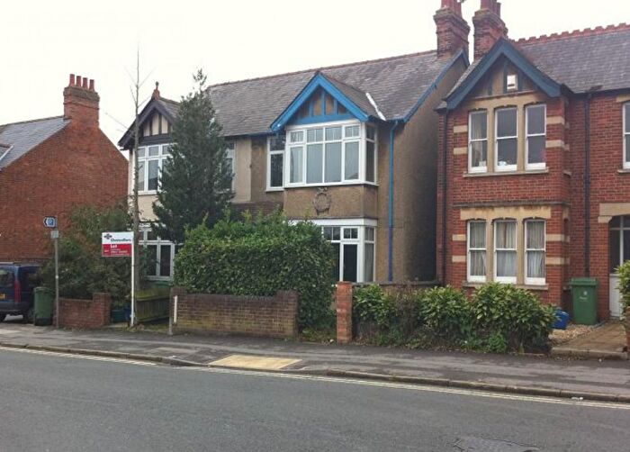 4 Bedroom Semi-Detached House To Rent In Windmill Road, Oxford, Oxfordshire, OX3