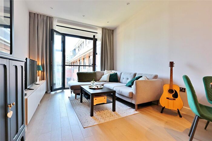 1 Bedroom Apartment For Sale In Albert Drive, Sheerwater, Woking, Surrey, GU21