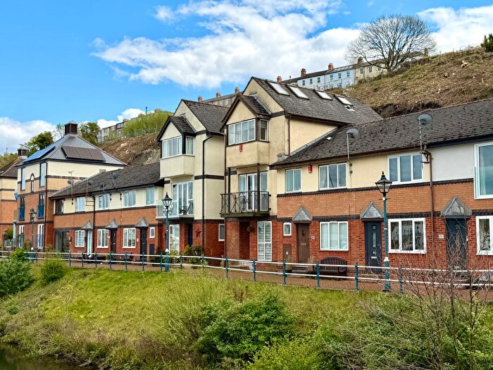 4 Bedroom Town House For Sale In Plas Glen Rosa, Penarth, CF64