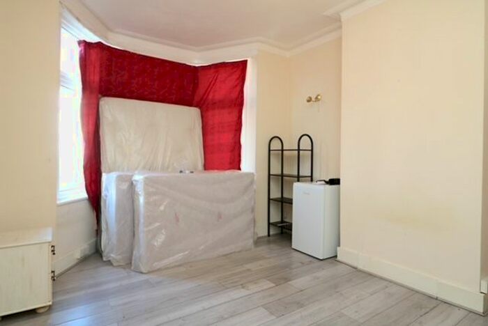 Studio To Rent In Caithness Road, Mitcham, CR4