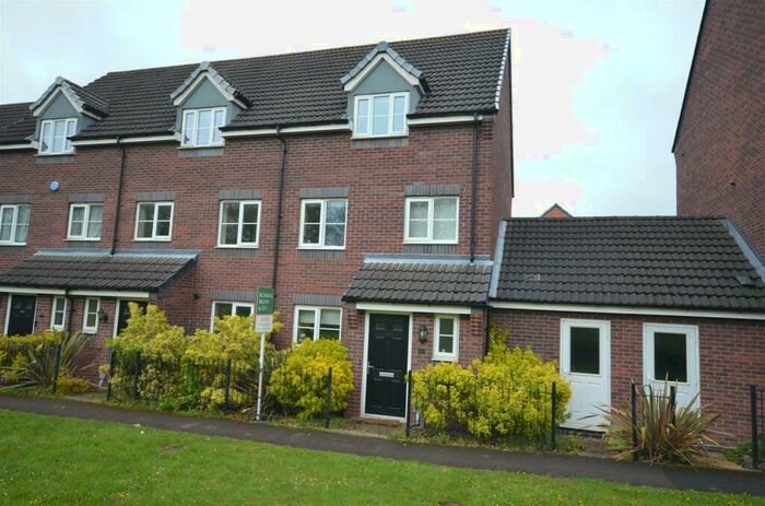 3 Bedroom Detached House To Rent In College Green Walk, Mickleover, Derby, DE3