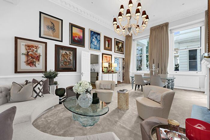 2 Bedroom Flat For Sale In Lancaster Gate, London, W2