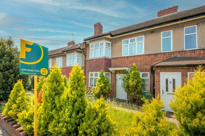 2 Bedroom Maisonette To Rent In Oakleigh Road North, Whetstone, London, N20