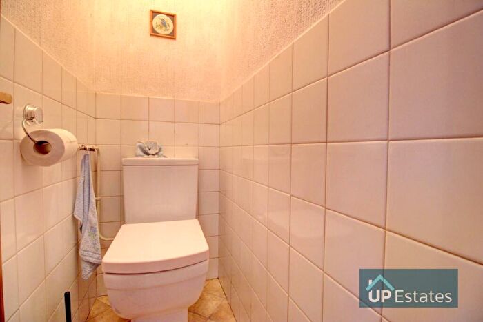 3 Bedroom Detached House For Sale In Mantilla Drive, Stivichall Grange, Coventry, CV3