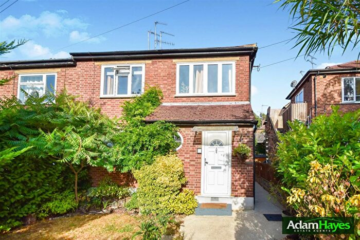 2 Bedroom Maisonette For Sale In Sydney Road, Muswell Hill, N10