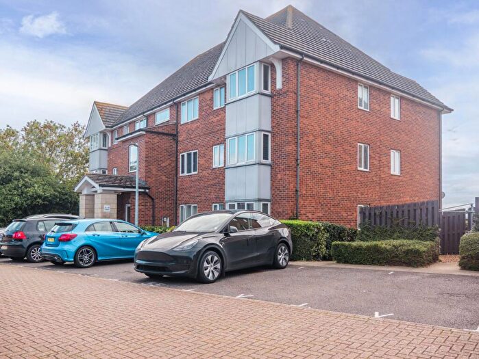 1 Bedroom Flat For Sale In St. Leonards Close, Grays, RM17