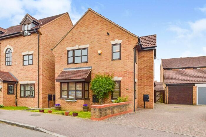 4 Bedroom Detached House For Sale In Levens Hall Drive, Westcroft, Milton Keynes, MK4