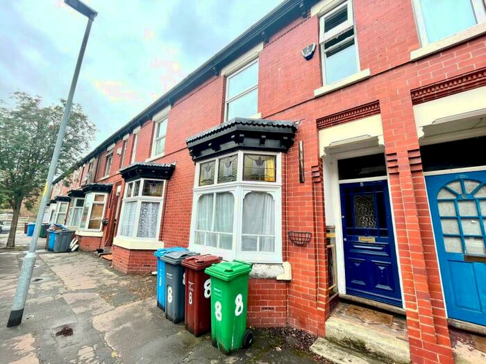 3 Bedroom House To Rent In Lynwood Avenue, M16